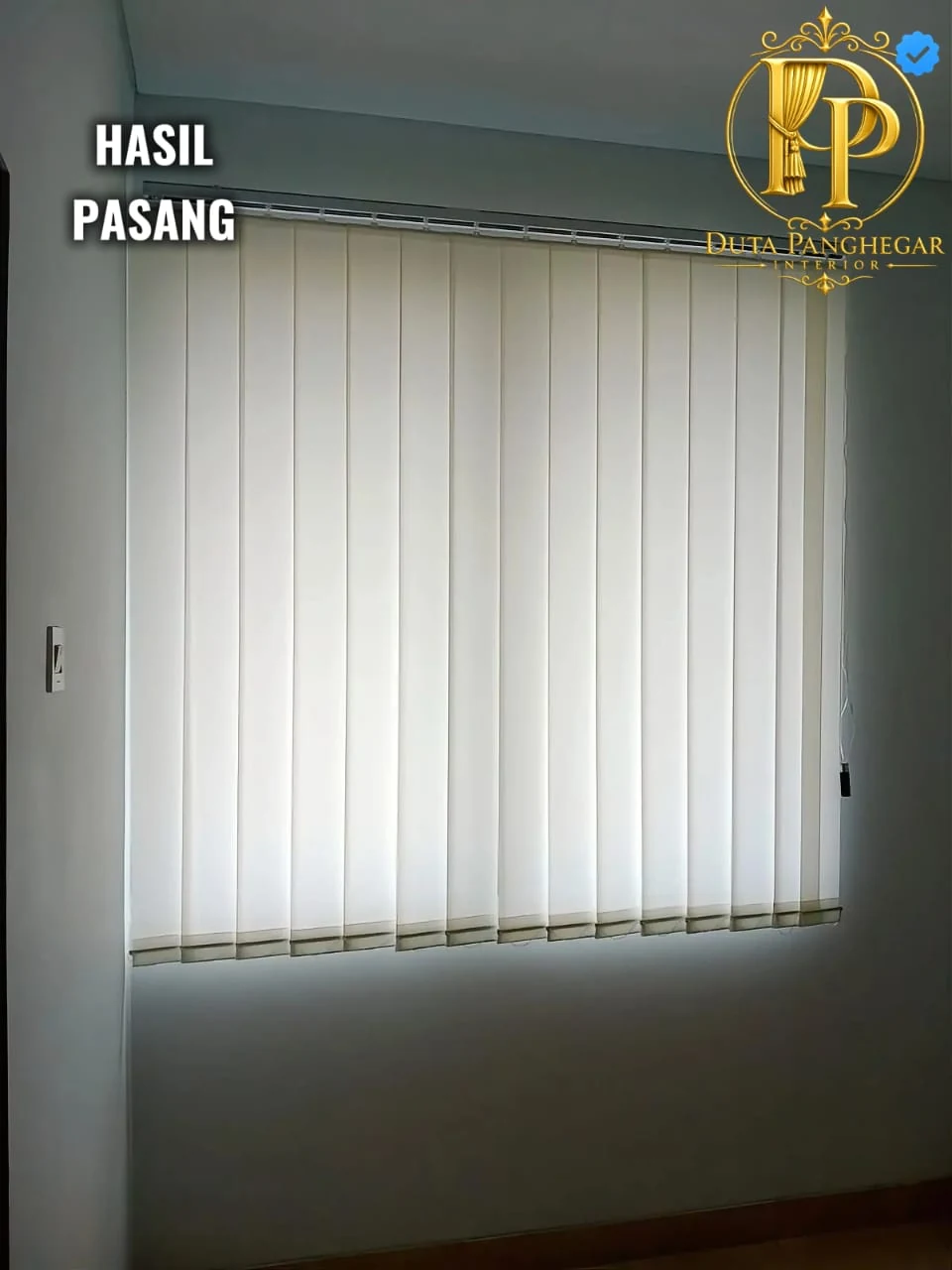 Wooden blinds ruang kantor